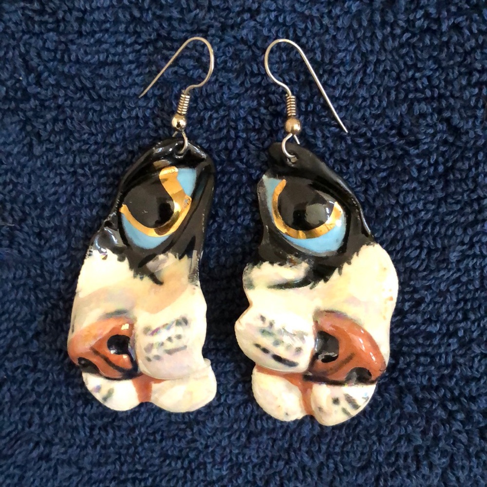 Maui cat earrings